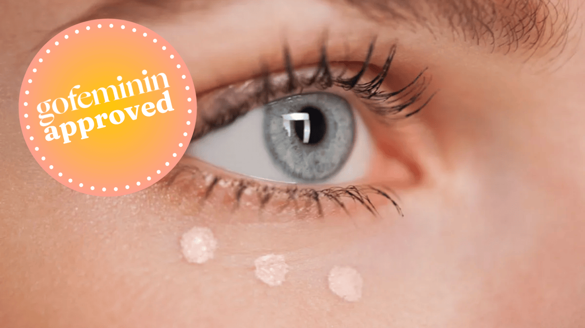 Das blaue Auge einer Frau mit Concealer, daneben das gofeminin Logo