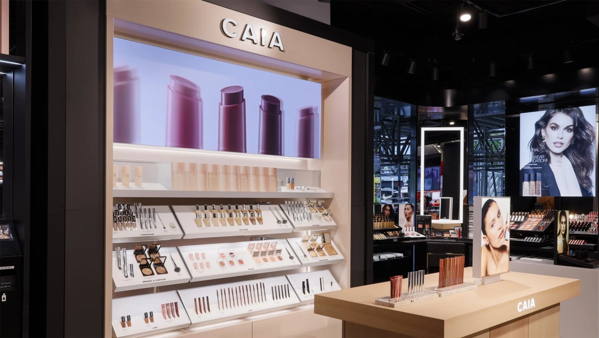 CAIA Counter bei Douglas